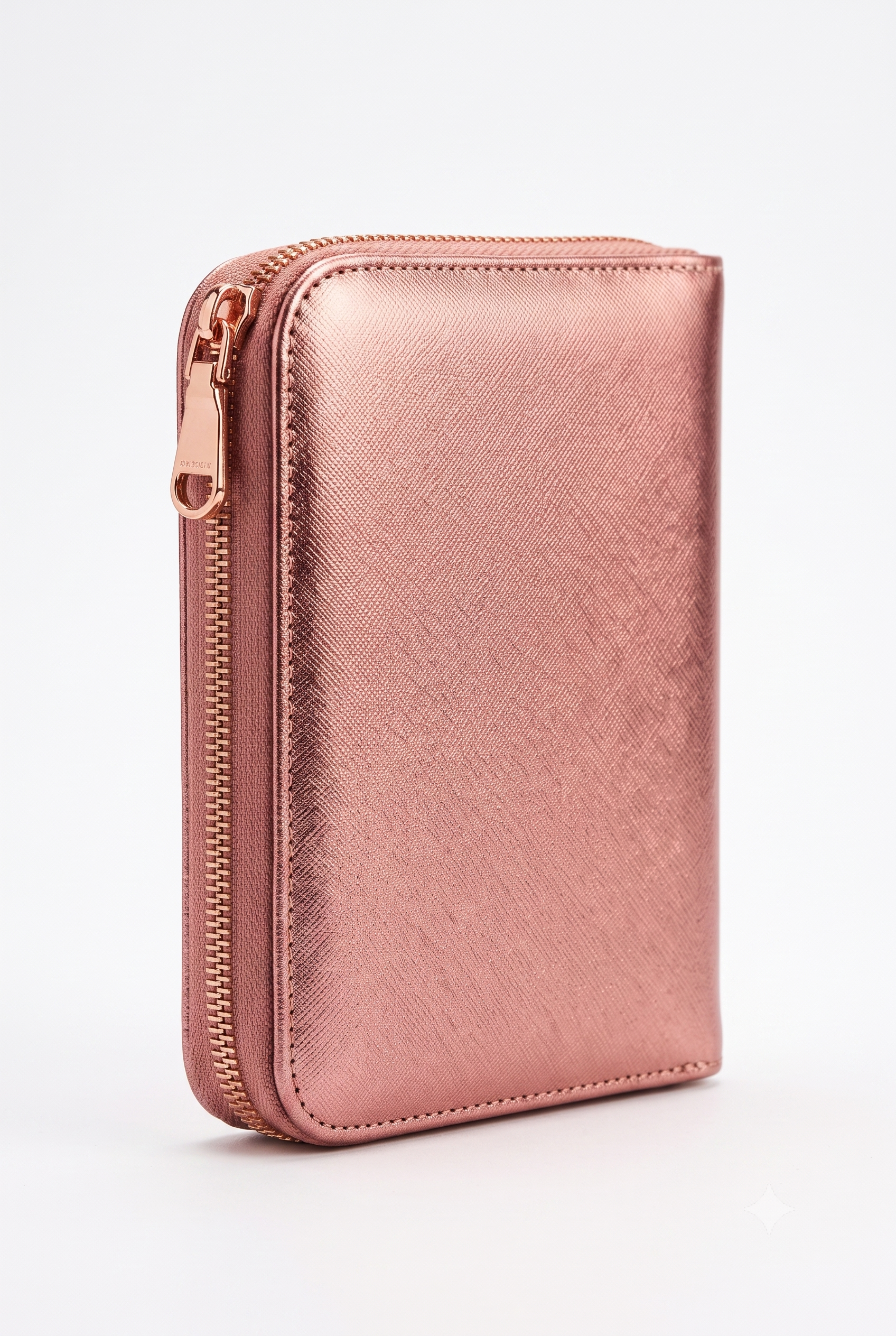 Pochette de rangement à bijoux de voyage en cuir Saffiano matelassé couleur or rose, avec compartiments pour collier, boucles d'oreilles et bagues
Product Type