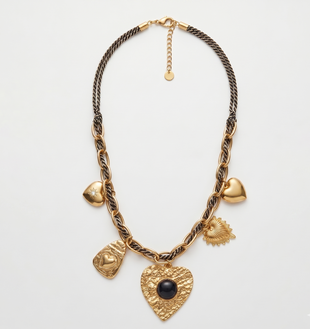 Collier Astride