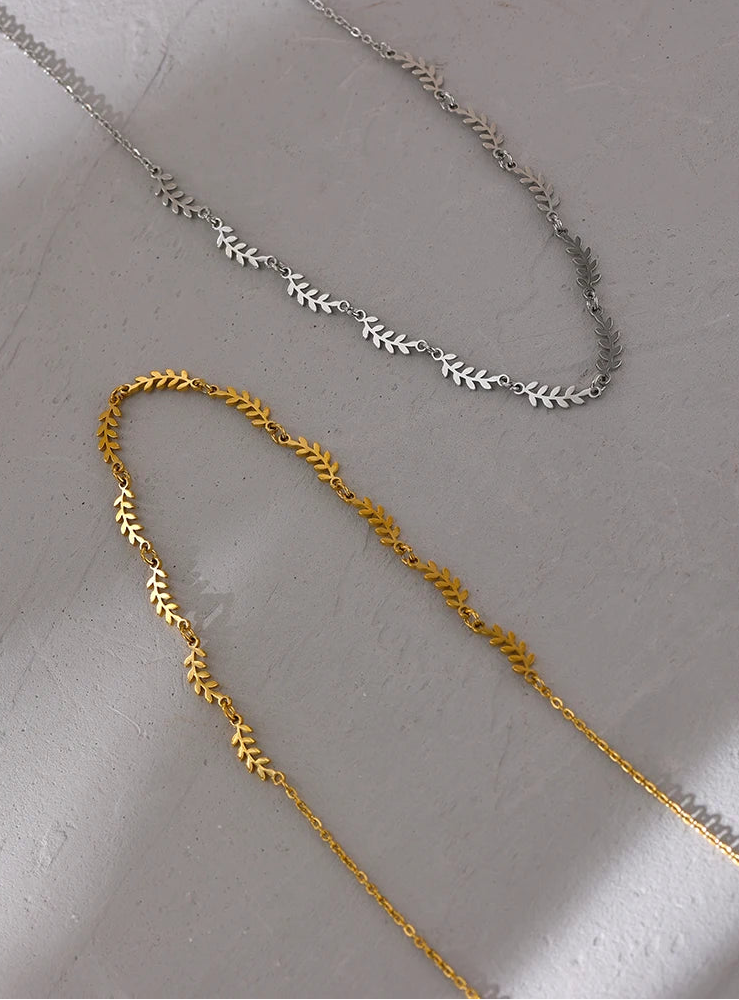 Collier Laurie