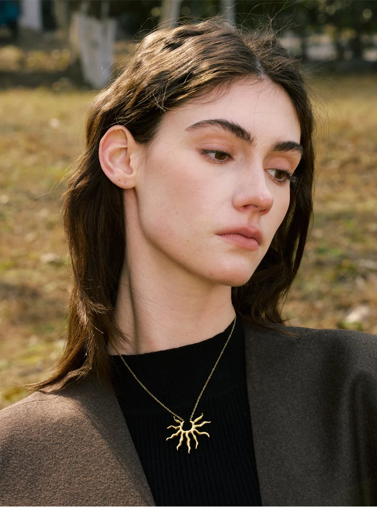 Collier Isis