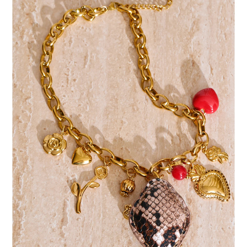 Collier Romane
